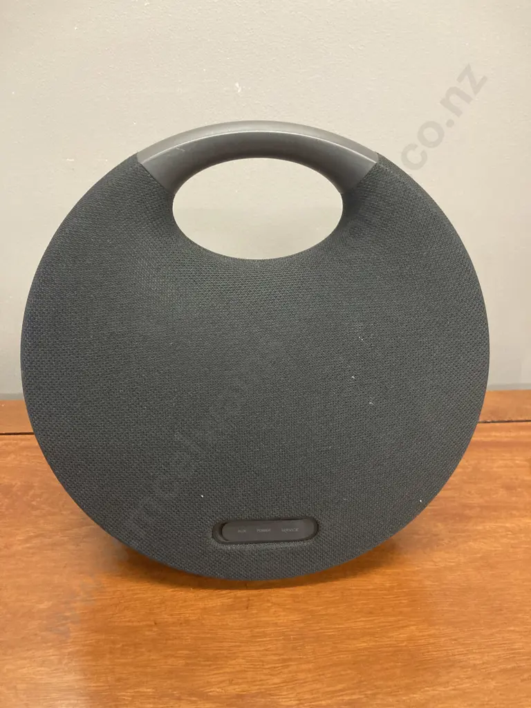 Harmon Kardon Model Onyx Studio 6 Portable Bluetooth Speaker (No Power Supply) Image 1++